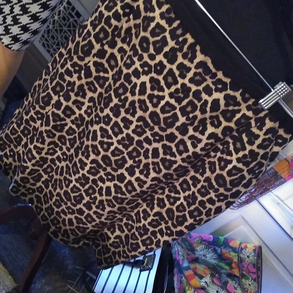Liz Claiborne leopard print faux fur skirt